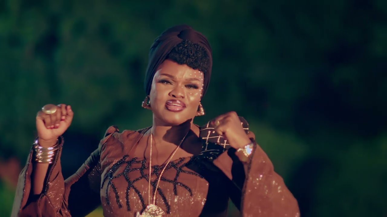 Binguini Bakhaga – Allah Djon (Clip Officiel 2026) : foi, gratitude et bénédictions