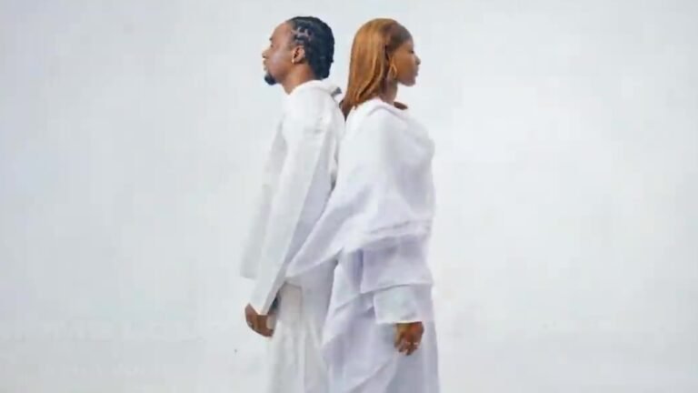 Official video thumbnail for the song Mali by Moms Loup and featured artists